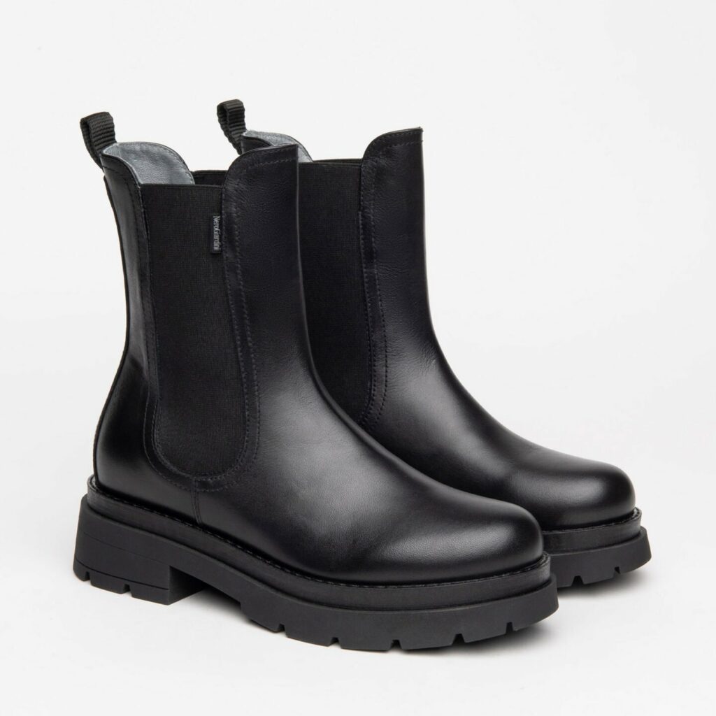 Collezione autunno inverno 2022/2023 di Nero Giardini